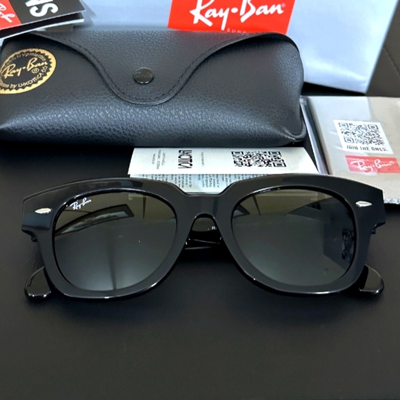 LIKE NEW RayBan State Street RB2186 Black Ray ban sunglasses - Picture 7 of 16